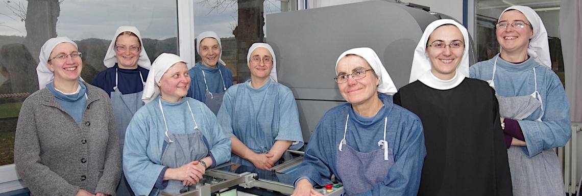 imprimerie équipe des sœurs bénédictines